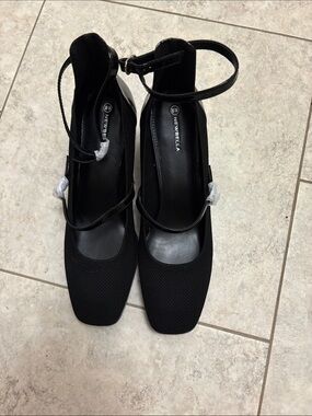Newbella Women's Black Ankle-Strap Pumps. NWOT